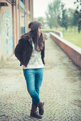 Similar image 7454655