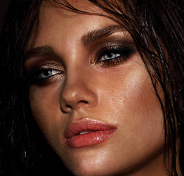 Similar image 7490936