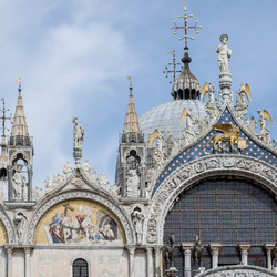 Similar image 7513377