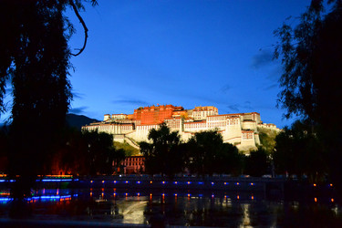 Similar image 7513696