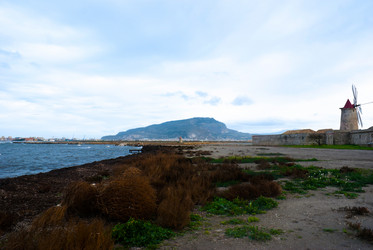 Similar image 7588015