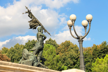 Similar image 7642075