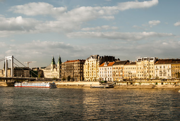 Similar image 7694912