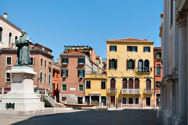 Similar image 7699975