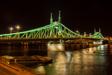 Similar image 7748475