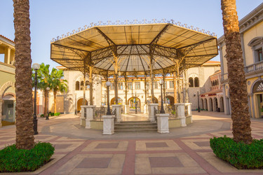 Similar image 7802737