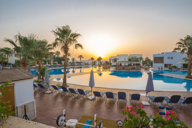 Similar image 7803454