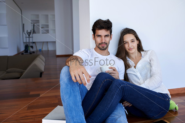 Фотография на тему Будни молодой пары дома | PressFoto