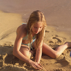 Similar image 7963678