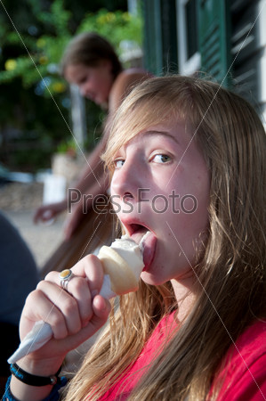 Губы и мороженое