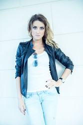 Similar image 8003758