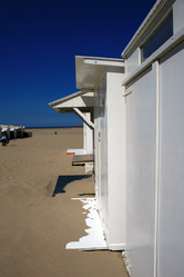 Similar image 8010544