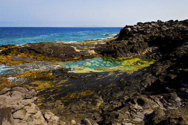 Similar image 8011184