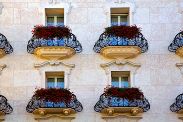 Similar image 8011218