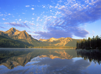 Similar image 8016398