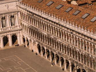 Similar image 8017854