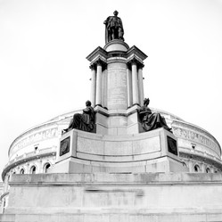 Similar image 8017930