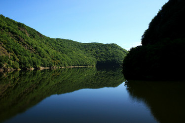 Similar image 8018080