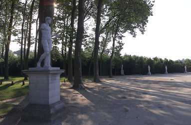 Similar image 8097744