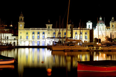 Similar image 8173696