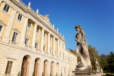 Similar image 8184466