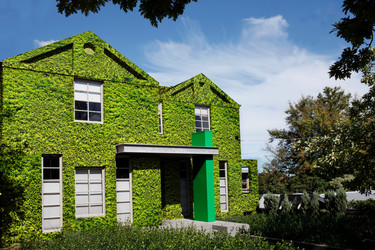 Similar image 8196669