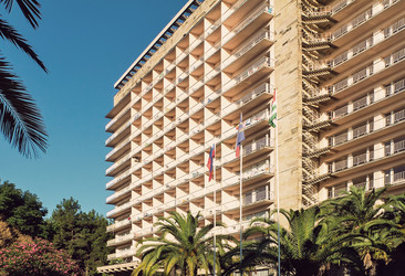 Similar image 8200400