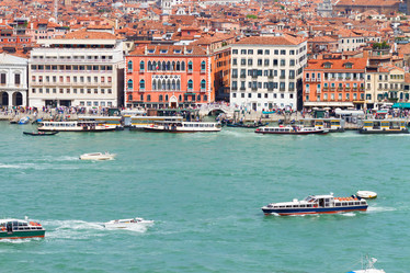 Similar image 8201748