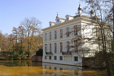 Similar image 8213835