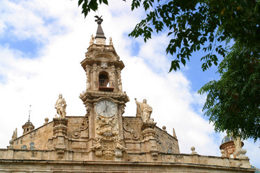 Similar image 8221373