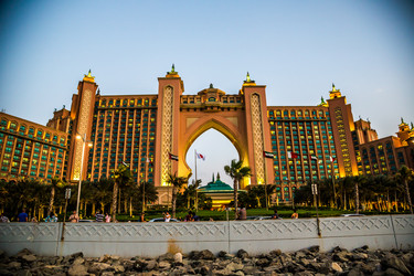 Similar image 8223736