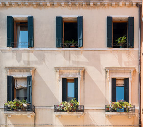 Similar image 8363890