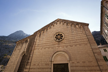 Similar image 8381411