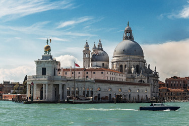 Similar image 8393996