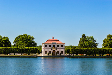 Similar image 8453411