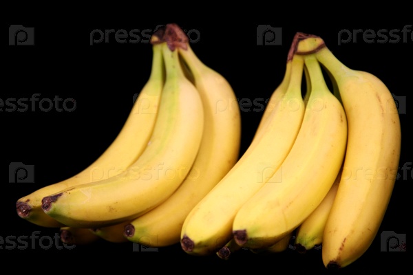 Купили две грозди бананов в одной было. Две грозди бананов.