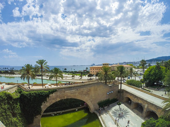 Similar image 8589134