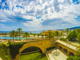 Similar image 8589135