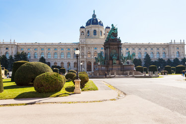 Similar image 8863824