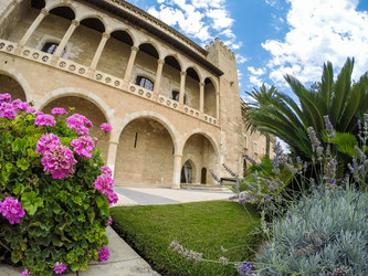 Similar image 8867272