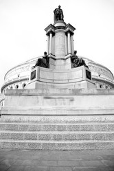 Similar image 9666387