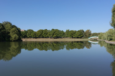 Similar image 10438048