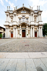 Similar image 10438550