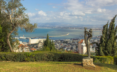 Similar image 10867947