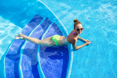 Similar image 10881160