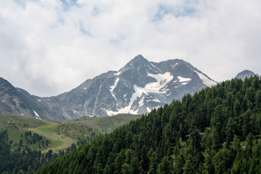 Similar image 10876073