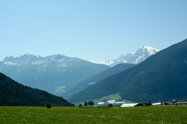 Similar image 10876087