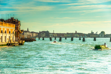 Similar image 10944324