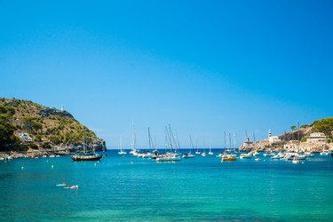 Similar image 11046401