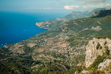 Similar image 11046453